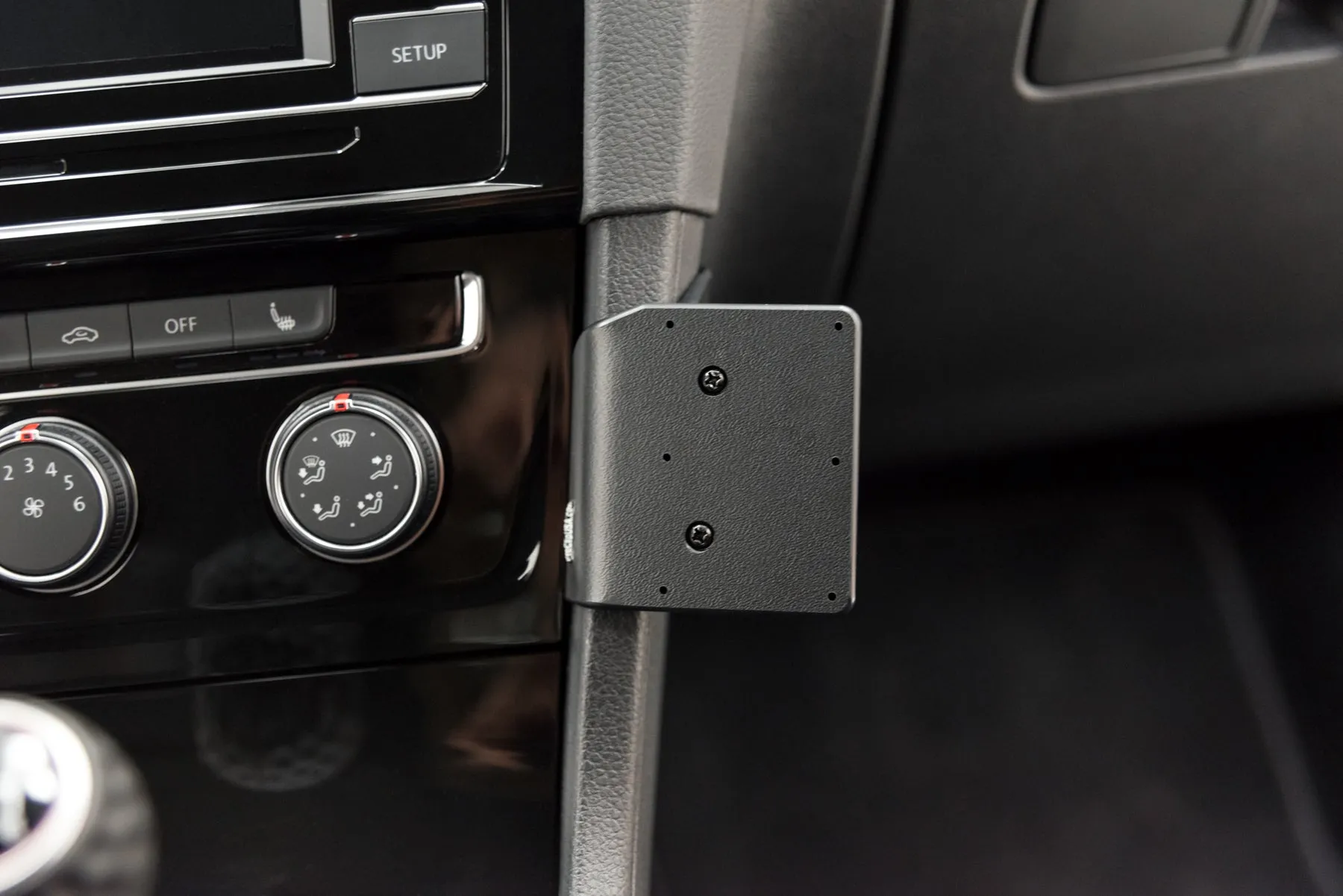 Angled Dash Mount for VW Golf (GTI) VII