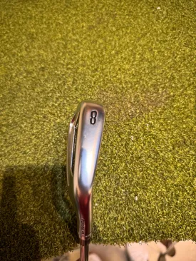 Callaway Apex CB 24' Single 8 Iron, Dynamic Gold X-Stiff Flex, RH